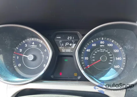 2014 Hyundai Elantra Se z USA, uszkodzony, nr VIN 5NPDH4AE9EH466001